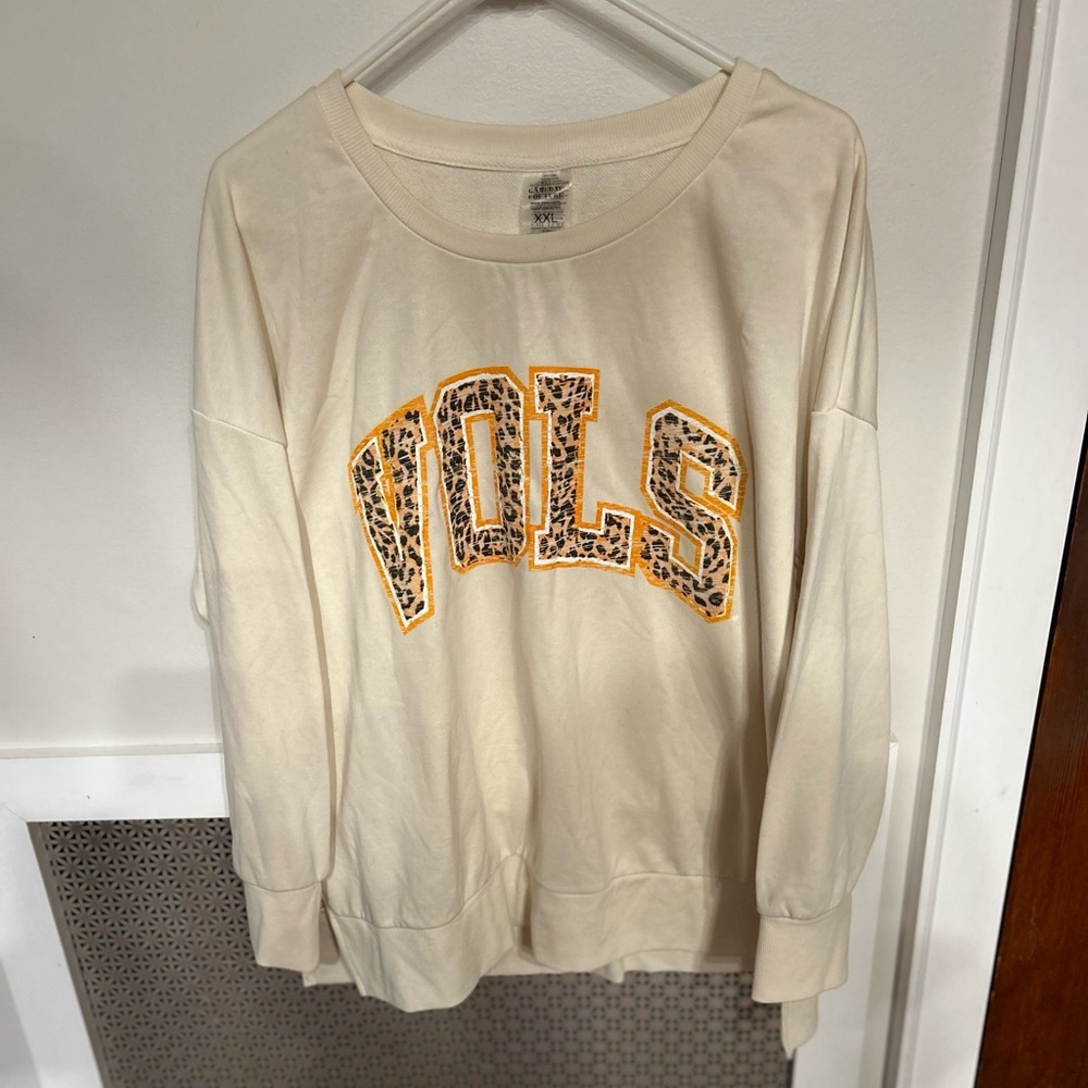 Tennessee Vols sweatshirt. XXL. Lightweight with side slits.